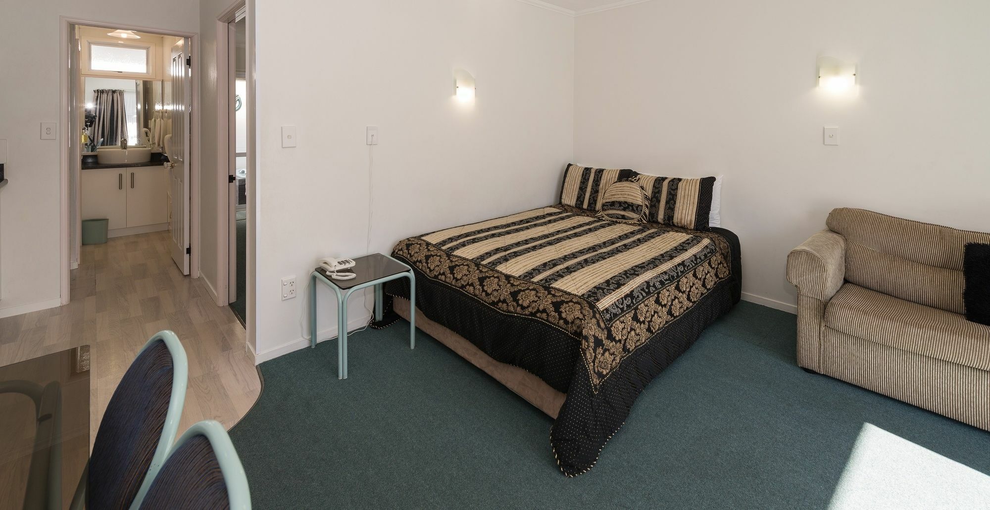 Palm Court Motor Inn Роторуа Экстерьер фото